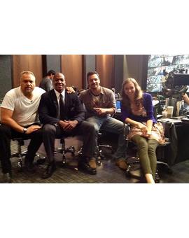 Parte del reparto en el set de JURASSIC WORLD.