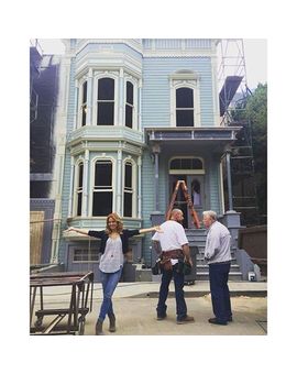 Netflix reconstruye la casa de "Padres Forzosos" para FULLER HOUSE.