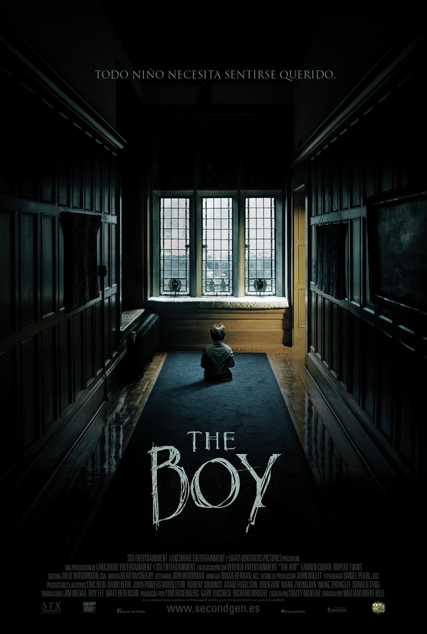 Todo niño necesita sentirse querido. Cartel español de 'The Boy'