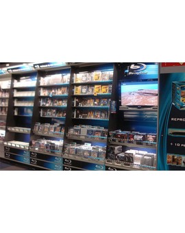 ¿Compraís solo aquellas películas que os han gustado bastante o también aquellas que más o menos os han parecido buenas?.