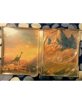 `EL VIAJE DE ARLO´ (2015) Steelbook Bluray INTERIOR.