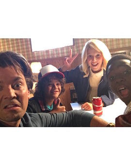 Jimmy Fallon recupera a  `Barbara´ de STRANGER THINGS.