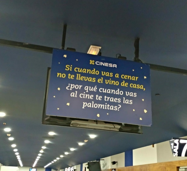 Cinesa levanta polémica con un cartel sobre la introducción de alimentos del exterior.