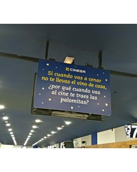Cinesa levanta polémica con un cartel sobre la introducción de alimentos del exterior.