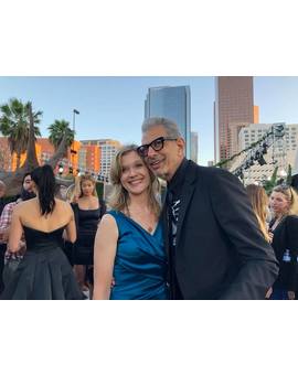 Ariana Richards (Lex en "Jurassic Park") y Jeff Goldblum se reencuentran en la premier de "JURASSIC WORLD:EL REINO CAÍDO" en USA.