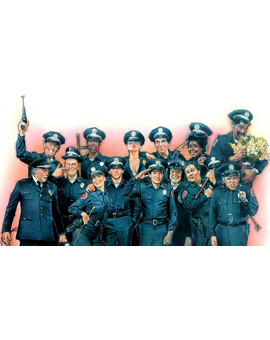 Según Steve Guttenberg (Mahoney) la 8ª entrega está en camino.