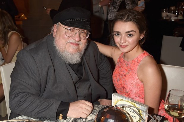 George R.R. Martin desmiente haber acabado los libros finales de 'Juego de Tronos' .