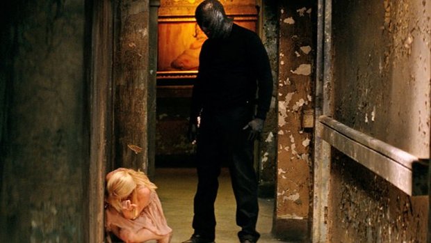 "The collection" se queda sin fecha de estreno en España.......