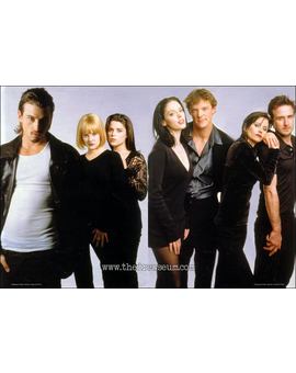 Felicidades a la pelicula que nos hizo gritar. Scream hoy cumple 20 añitos y que sean muchos mas, Gracias a Wes Craven y Kevin williamson.