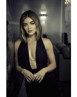 Lucy hale cumple hoy 30 años.