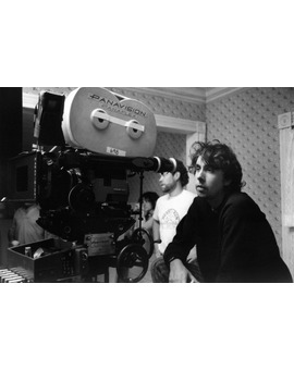 - Cortometrajes de cinco cineastas contemporáneos -