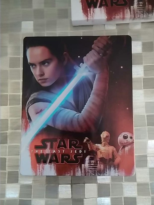 Si, con título frontal en relieve (Star Wars 8)