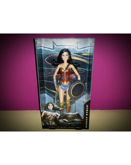 Recién llegada Wonder Woman Barbie de Batman v Superman.