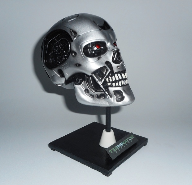 Stand para Busto T-800: Terminator Genisys - Elaborado por mi: