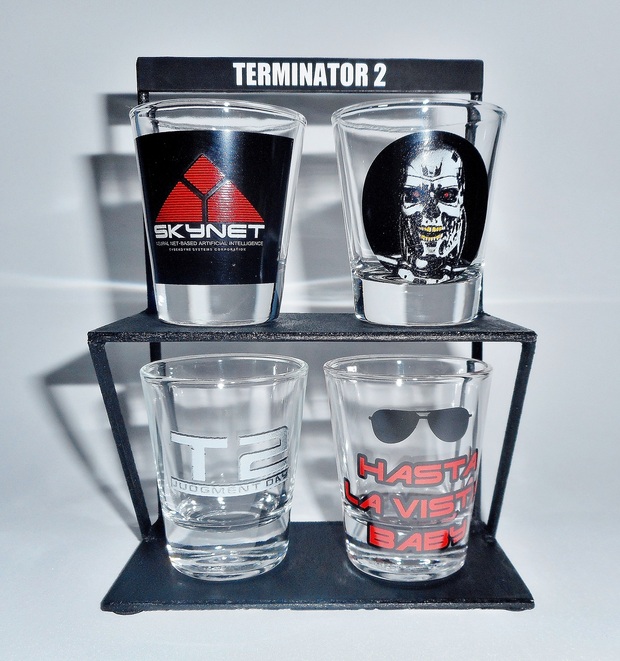 Expositor de mini vasos Terminator 2 - Elaborado por mi