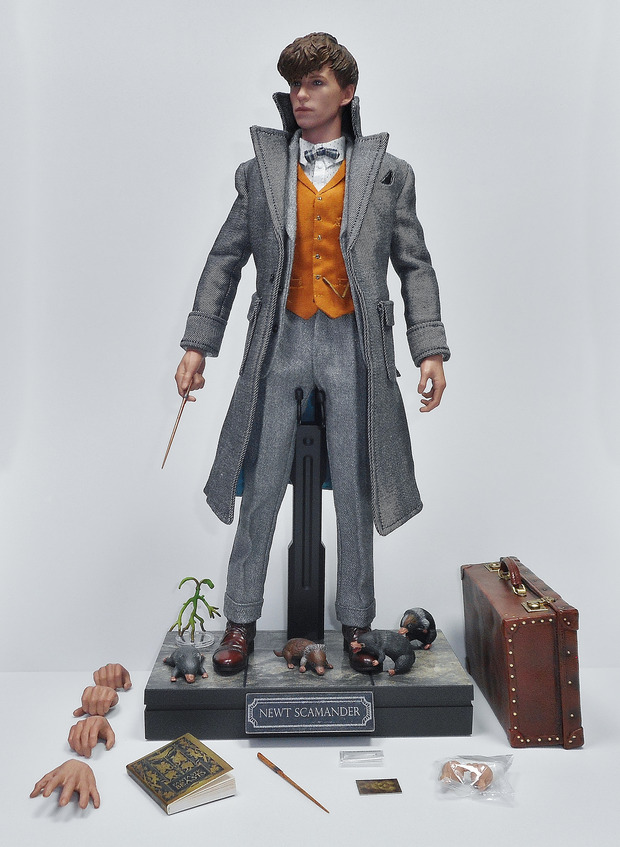 Figura Newt Scamander - Fantastic Beasts: The Crimes of Grindelwald (Hot Toys)