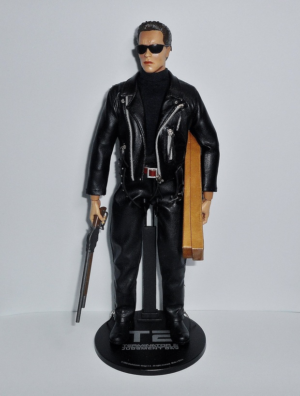 Figura T-800 - Terminator 2: Judgement Day (Sideshow Collectibles) - [Restaurado]