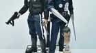 Figura-doble-police-robot-t-1000-terminator-2-judgement-day-present-toys-c_s