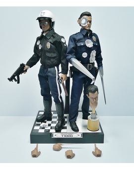 Figura Doble: Police Robot T-1000 - Terminator 2: Judgement Day (Present Toys)