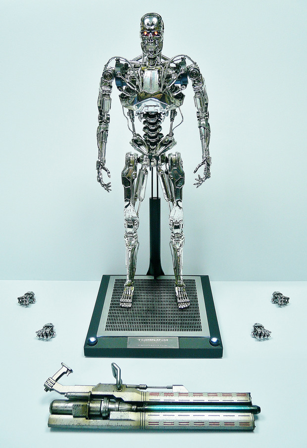 Figura T-800: Endoskeleton - Terminator Genisys (Hot Toys)