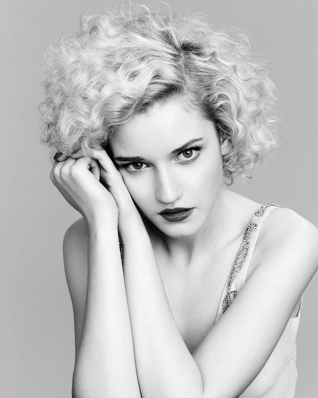 Julia Garner será Madonna