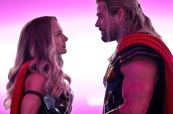 Chris Hemsworth dejó de comer carne para besar a Natalie Portman 