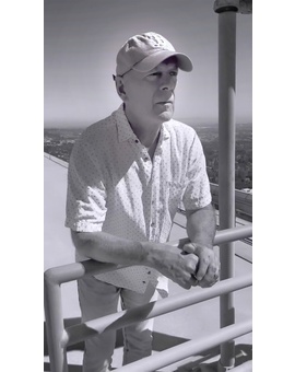 Bruce Willis visita el edificio de "La Jungla de cristal"