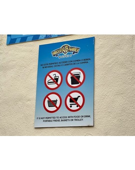 Parque Warner denunciado por no permitir entrar con comida del exterior 