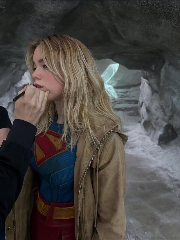 Primera imagen de Milly Alcock con el traje de Supergirl