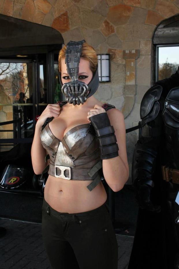 La Bane. Muy buen Cosplay