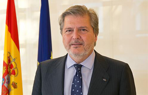  El Ministro de Cultura confirma la bajada del IVA del 21 al 10%...