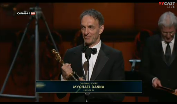   MEJOR BANDA SONORA  a  Mychael Danna por La vida de Pi