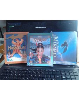 Van y llegan los tres de golpe