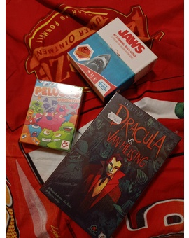 Juegos de mesa nuevos / Dracula vs Van Helsing, Pelusas y Jaws beach closed, no swimming 