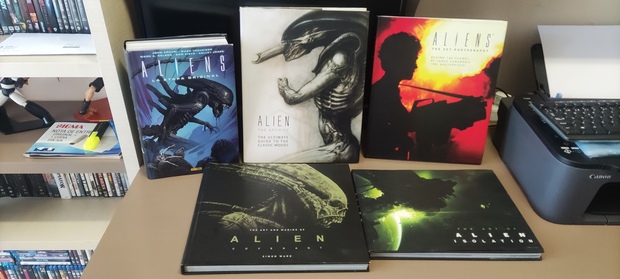 Mi coleccion de libros/comics del universo Alien