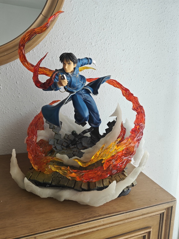 Figura de Roy Mustang de Fullmetal Alchemist de Oniri Creations