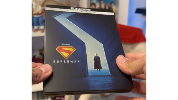 Relieves steel SUPERMAN