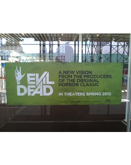 Primer Tráiler en HD y Red-Band del remake de 'Evil Dead'.
