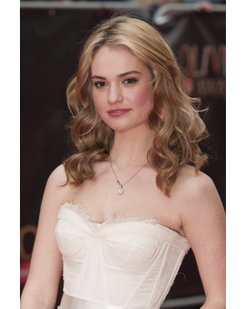 Lily James ("Downton Abbey") será la nueva Cenicienta de Disney.