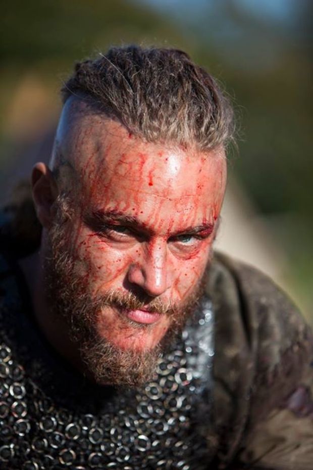 QUE OPINAIS DE LA SERIE VIKINGOS Y DEL PROTAGONISTA RAGNAR.