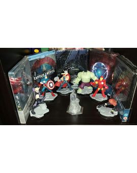 La Zona Avengers va cogiendo forma y empiezo a quedarme sin sitio.