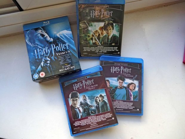 Colección HARRY POTTER, de la 1 a la 6, compradas en Amazon por unos 20 euros.