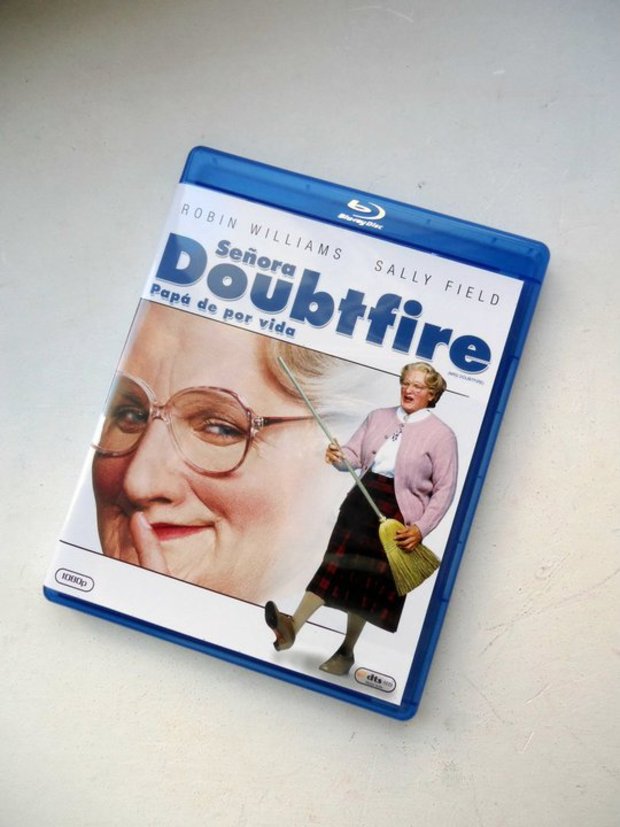 SEÑORA DOUBTFIRE En bluray. Una de esas pelis de mi adolescencia (9'99 en mediamark)