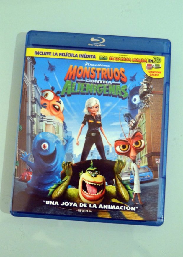 MONSTRUOS CONTRA ALIENIGENAS Bluray (Regalito Reyes)