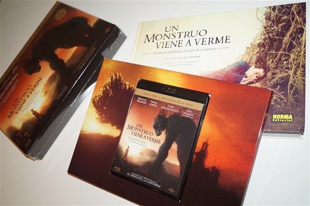 Un Monstruo Viene A Verme - Edición Limitada