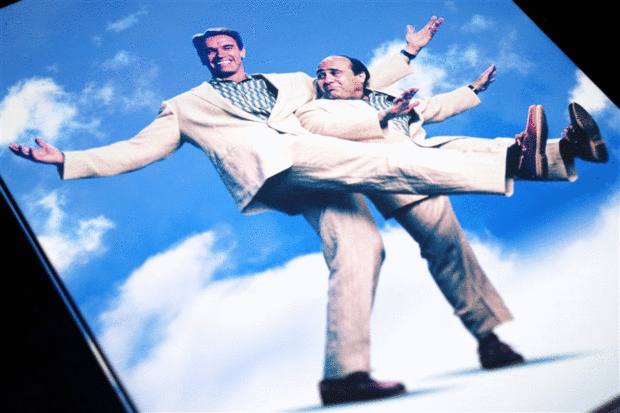 Los gemelos golpean dos veces - Steelcase dvd/bd