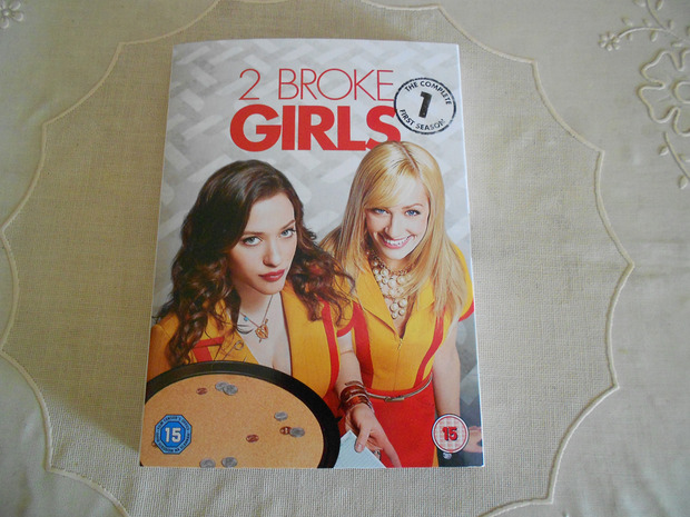 Recibida de amazon, la primera temporada de 2 chicas sin blanca