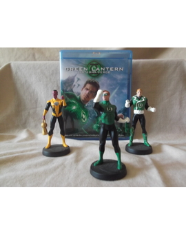 Linterna verde y figuritas