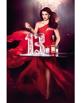 Penélope Cruz contra las supersticiones en el Calendario Campari 2013