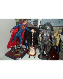 Figuras Superman vs Predator.